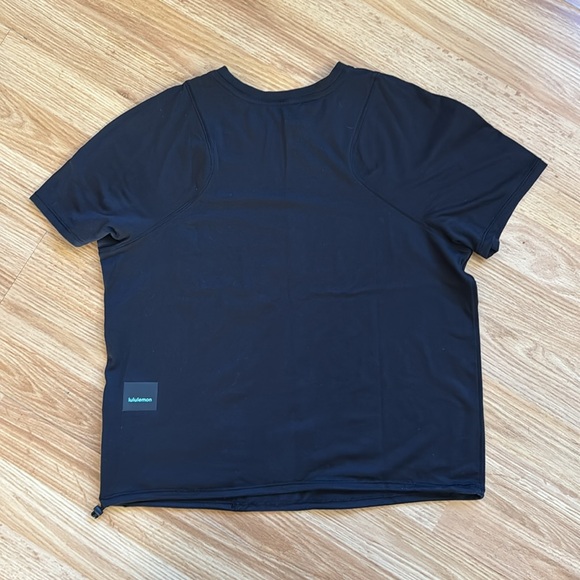 Lululemon Hiking Tee - size 6 - Picture 2 of 8